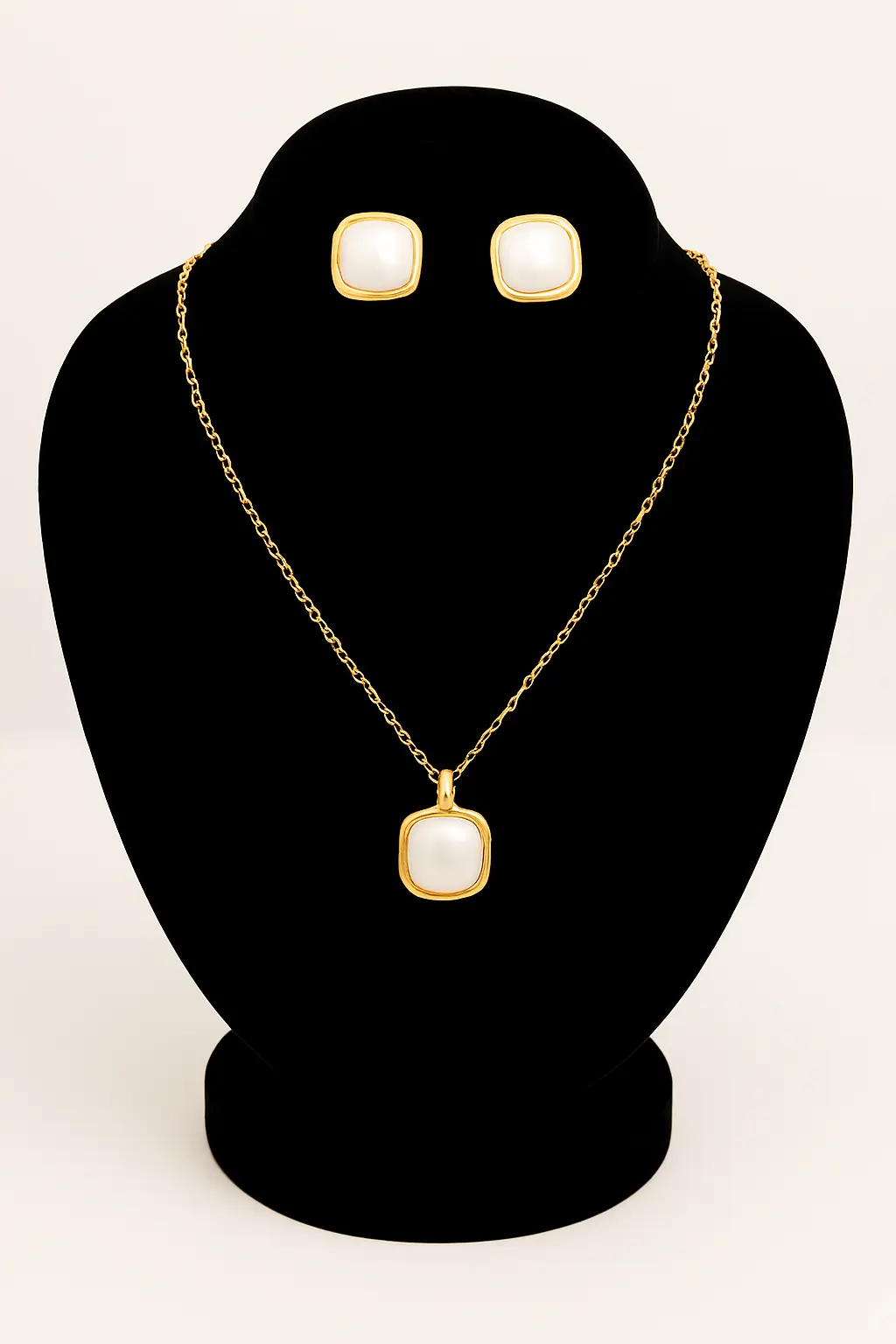 Cream Pearl Necklace Set - Image 2