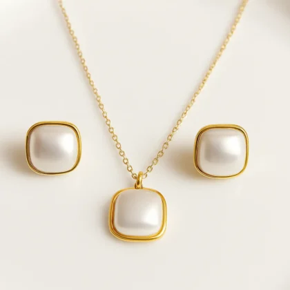 Cream Pearl Necklace Set